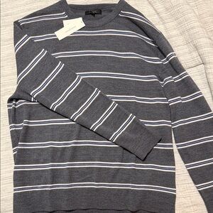 Striped Gray sweater/long sleeve